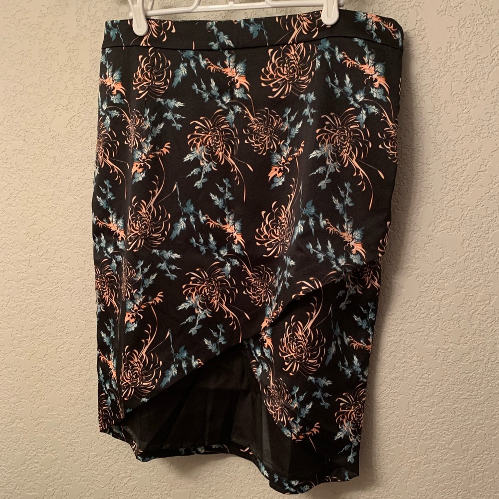 ✨HP✨ Mark. by Avon Floral Skirt NWOT - Picture 3 of 9